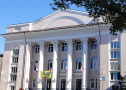 Фасад Дворца спорта в Шахтах планируют отремонтировать за 4 млн рублей