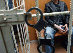 В Шахтах осудят преступников, совершивших дерзкое ограбление валютчика на автостоянке