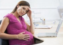 Беременная женщина незаконно уволена в городе Шахты