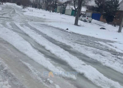 Жители района новый мост в Шахтах жалуются на прорыв трубы