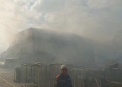 Пожар на складе «Глории Джинс» в Шахтах случился из-за короткого замыкания
