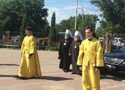 В Шахтах проходит торжественная литургия, посвященная 1000-летию со дня представления святого князя Владимира