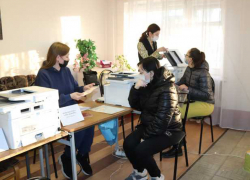 Дети-беженцы пойдут учиться в 10 гимназию, мамы получат по 10 тысяч господдержки 