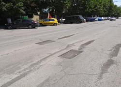 В Шахтах продолжается ремонт дорог