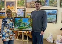 Ирина Киселева подарила шахтинскому музею новый экспонат