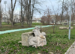 Поврежденными велосипедными дорожками в Александровском парке в Шахтах будет заниматься Дирекция парков