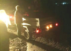 Под покровом ночи вывалили прицеп мусора жители Шахт