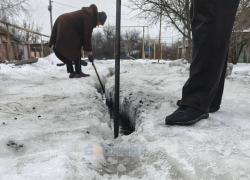 40 сантиметрами льда покрыта дорога на улице Астрономическая в Шахтах