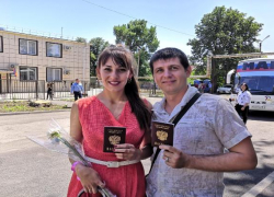Рядом с Шахтами выдали первые российские паспорта гражданам ЛНР