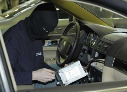 26-летний шахтинец украл автомагнитолу из припаркованного автомобиля