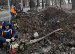 На Красина меняют стометровый участок ветхого водопровода