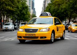 Таксист обманул пенсионера, украв у него 48 тысяч рублей в Шахтах