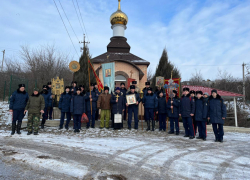 Шахтинские кадеты на Крещение окунались в Старочеркасских купелях