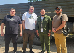 Питьевую воду и оборудования для тренажерного зала доставили в зону СВО шахтинцы 