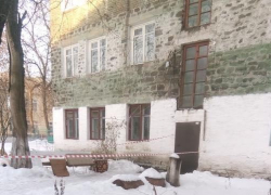 После публикации в «Блокноте Шахты» сосульки на ГРЭС отметили лентами