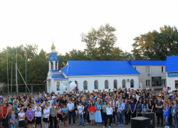 На Соборной площади в Шахтах прошла акция в память жерт Бесланской трагедии