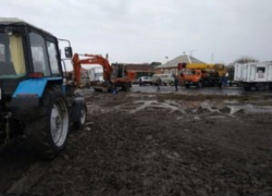 Авария на метровом водопроводе оставила без воды жителей трех посёлков в Шахтах