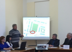 У шахтинцев хотят отобрать часть футбольного поля для строительства магазина