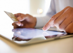 Деньги с карт жителей разных регионов России незаконно оседали в кошельке дончанина