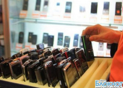 В Шахтах из салона сотовой связи украли 60 тысяч рублей