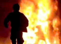 В Шахтах бывший уголовник зарезал знакомую и поджог квартиру, чтобы замести следы