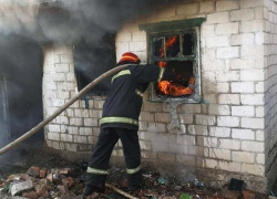 36-летняя женщина погибла при пожаре в Шахтах