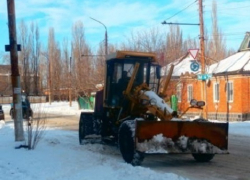 Дороги Шахт чистят 100 человек 12 единиц техники
