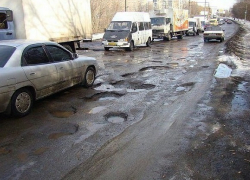 Шахтинцы высмеяли в соцсетях ответ министерства транспорта о ремонте дорог в Шахтах
