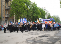 "Стройными рядами навстречу Первомаю": праздничное утро в Шахтах