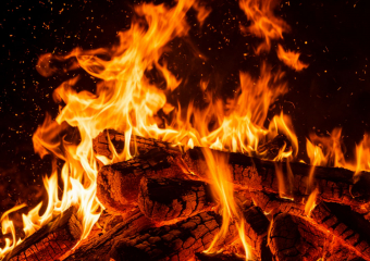 Семья из Шахт оказалась на улице после пожара прямо перед Новым годом