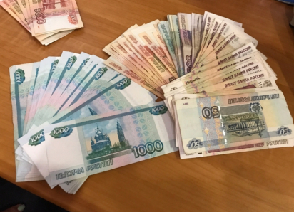 Более 2 миллионов рублей отдала «полицейскому курьеру» 73-летняя шахтинка 
