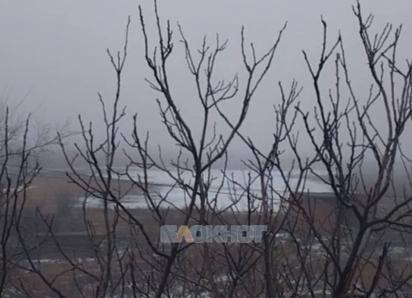 Прорыв трубы затопил поле на улице Фадеева в Шахтах