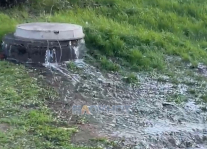 Вода из колодца затапливает улицу Татаркина и Искру в Шахтах