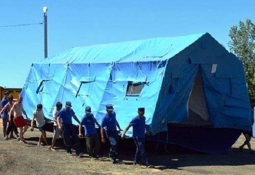 Под Новошахтинском строят резервный лагерь для беженцев