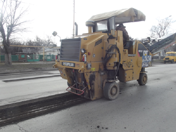 Шахтинцам предложили немедленно сообщать о халтурном ремонте дорог