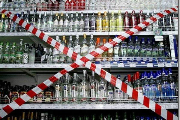 Несмотря на запрет продажи алкоголя, несколько магазинов все же попались