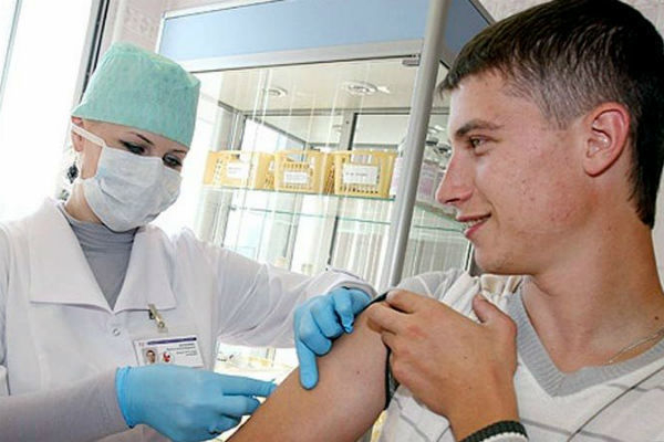 Десятая часть населения привита от гриппа в Шахтах