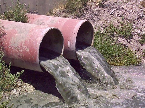В Шахтах оштрафовали пункт приема металлолома за сброс сточных вод в городские водоемы