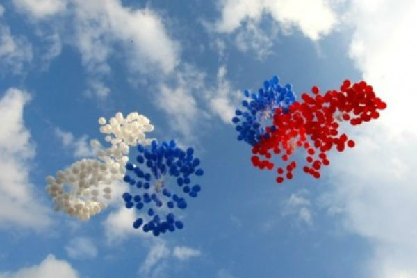 В День независимости в небо над Шахтами выпустят шары цветов государственного флага