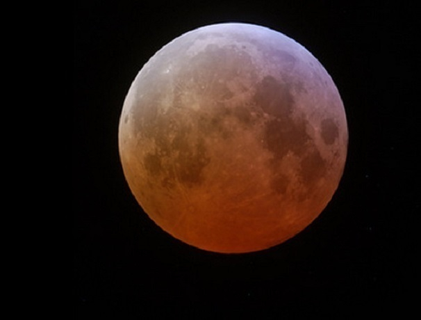 «Кровавая луна» взойдет над Шахтами сегодняшней ночью