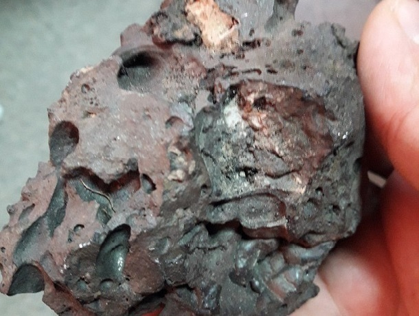 За 150 тысяч рублей готов продать магнитно-каменный метеорит житель Шахт
