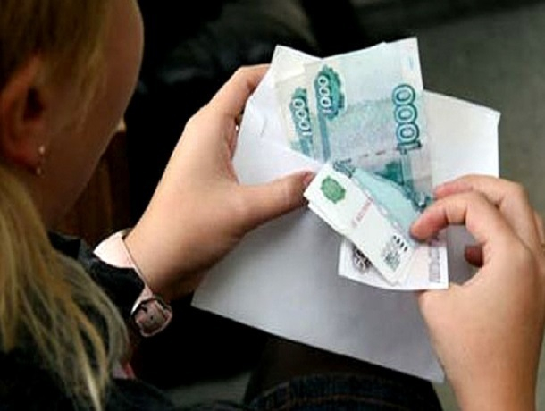 Около трех миллионов рублей штрафа заплатит бывшее руководство школы № 6 в Шахтах за взятку при выдаче аттестата