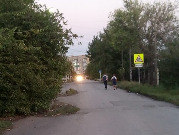 «Поход в школу превращается в экстрим» - возмущена шахтинка отсутствием тротуаров на улице Смидовича