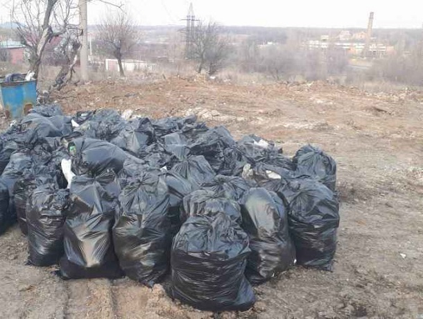 Около 740 тонн мусора вывезли с улицы Терновой в Шахтах