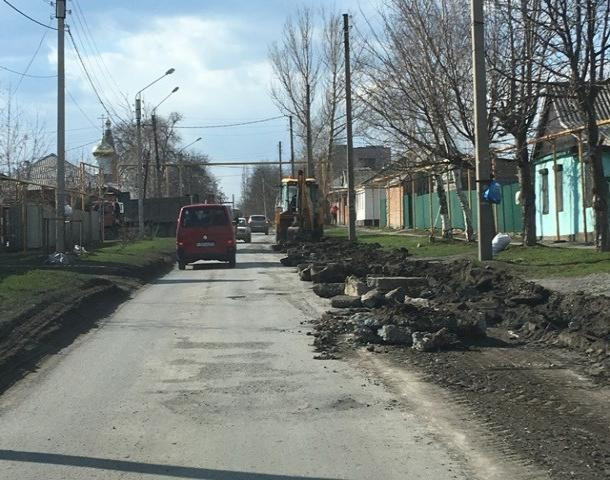 В Шахтах ремонтируют дороги