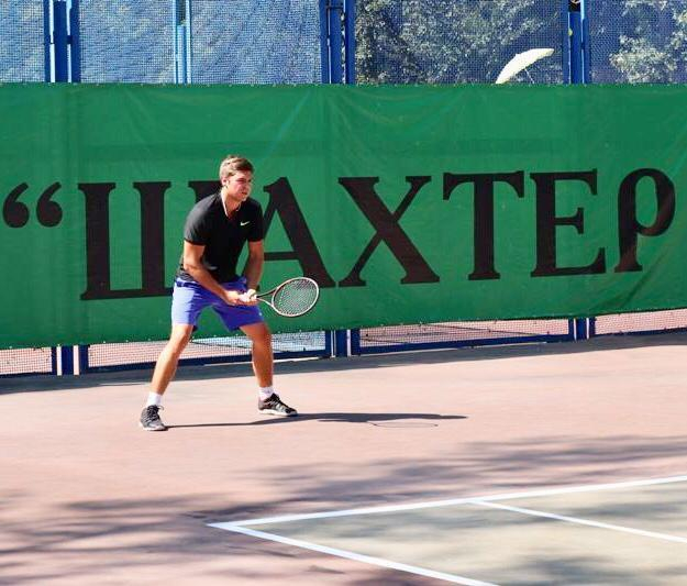 В Шахтах отремонтируют теннисные корты
