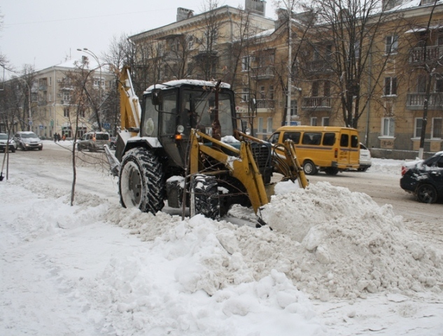 На уборку улиц от снега и сосулек в Шахтах потратят около 15 миллионов рублей