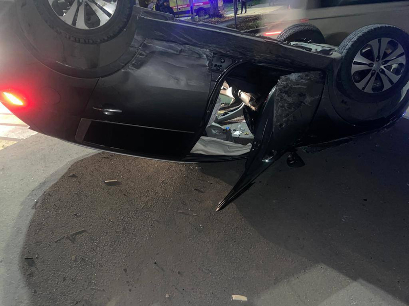 Женщина пострадала в перевернутой машине в результате ДТП на Донском в Шахтах