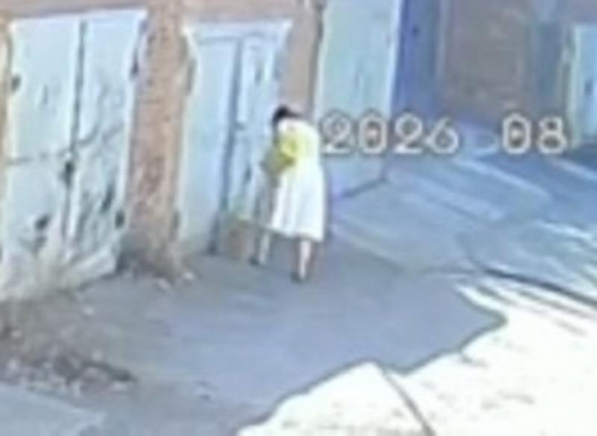Пенсионерка из Шахт предпочла не делать закрутки, а украсть их из чужого гаража