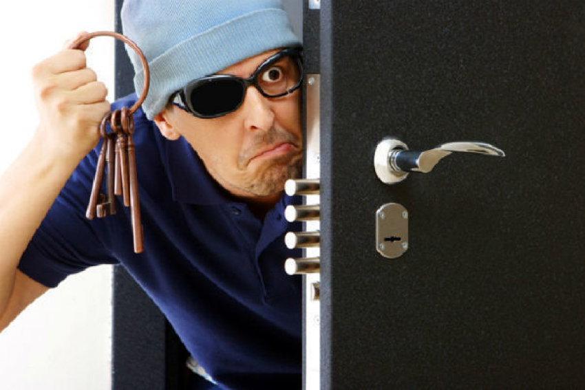 Шахтинец совершил кражу в Целинском районе